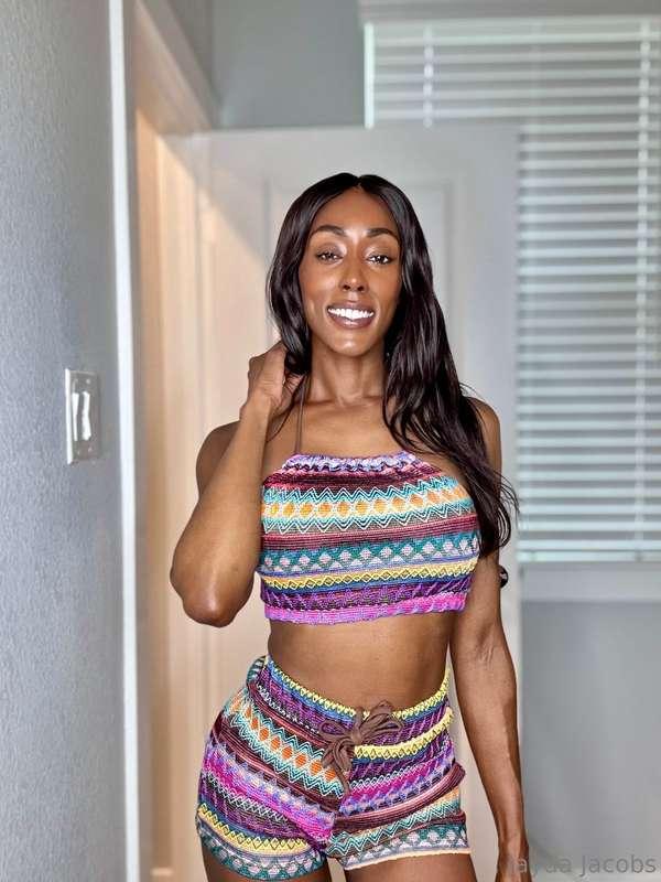 Sending some happy vibes your way! ✨ What's making you smile..