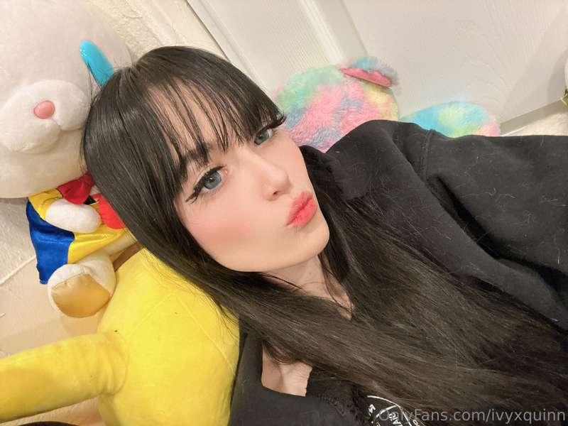 Good morning from the plushie pile 😴😴