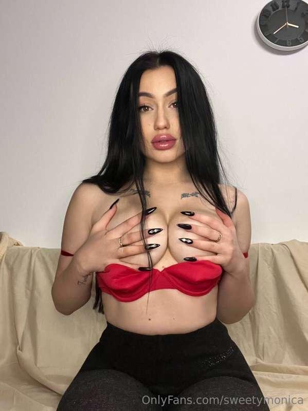 𝐅𝐑𝐄𝐄 𝐏𝐀𝐆𝐄
😈🥵Beautiful @veronika.lite is ready to fulfill any..