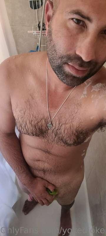 Getting washed up. Anyone willing to help #bath #soapy #wet