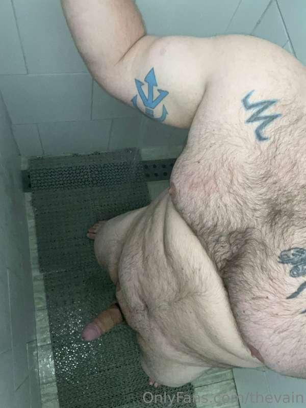 Shower time with a horny Viking