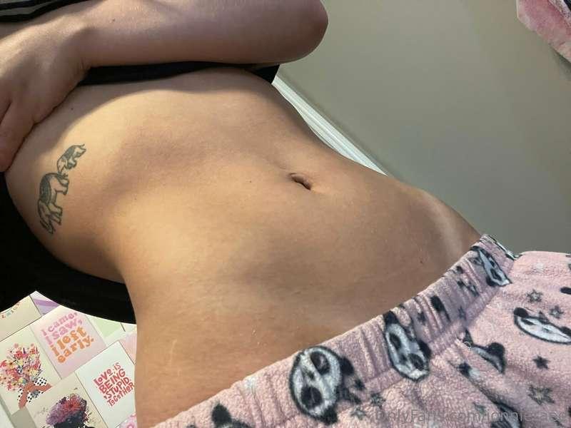 Do you like my tan lines? 🥰