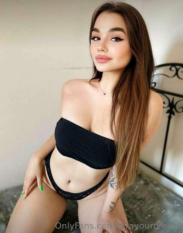 Juicy boobs and tight ass @younglady0 are looking for their ..