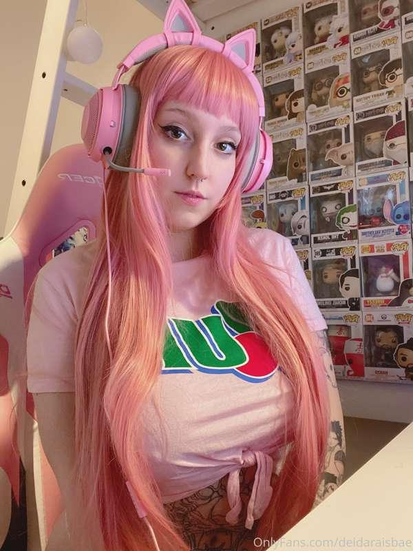 Hello sir, did you order a cute e girl ?