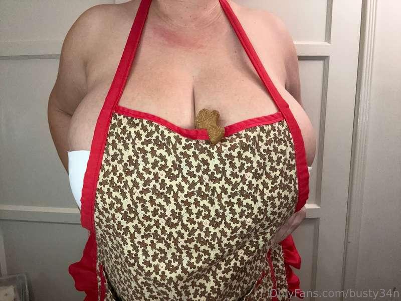 busty34n image #1