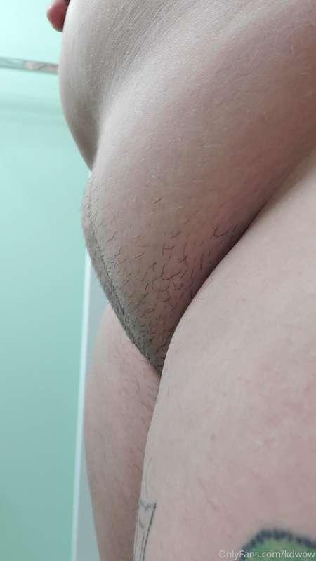 Omg look how swollen my pussy is from the sides 😭 its kinda ..