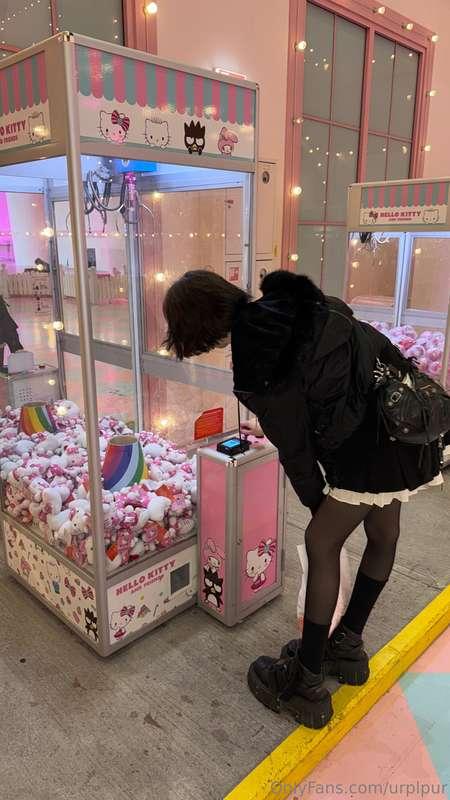 today went out a lot with my bestie , ∪･ω･∪ we went to a pla..