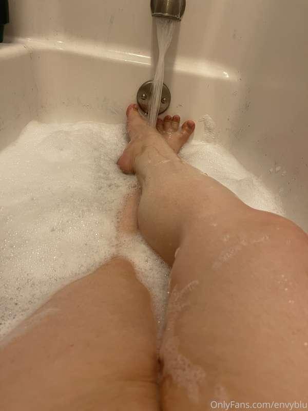 Some fun photos coming up from today’s relaxing shower and b..