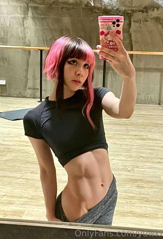 sorry ive been forgetting 2 post my gym pics/vids here too u..