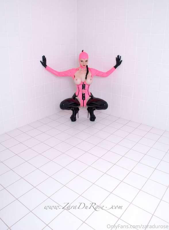 Good morning from your Latex QUEEN 👑💋