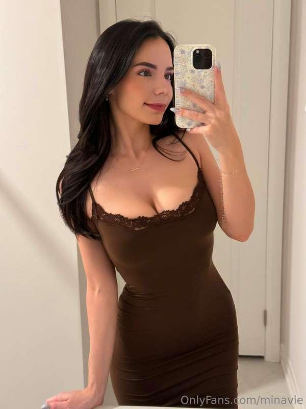Going out tonight, does this dress fit me well? 😘