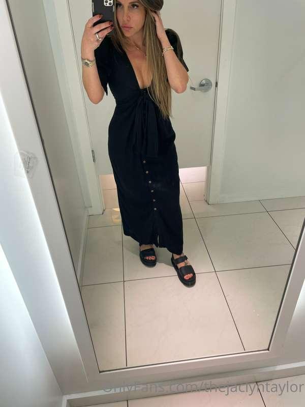 Wanna be bad with me? Shopping n getting drinks. Tip me $100..