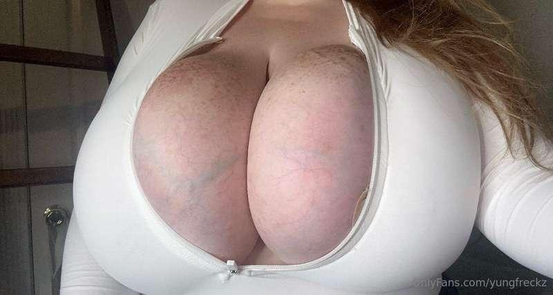 Sending a short video in the white zipper top to your dms go..