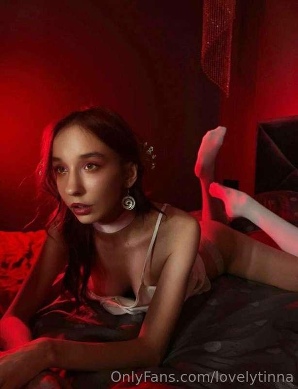 ## SUBSCRIBE @FazeCatsby AND WRITE  ME NOW, I AM VERY PLAYFU..