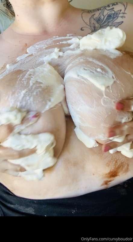 Action shot! I covered my big tittys with cream and chocolat..