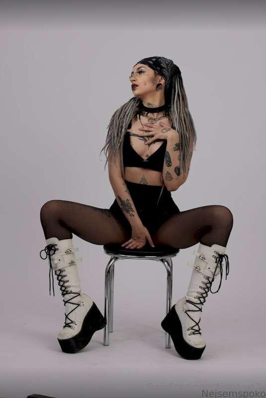 ## Free subscription today only## click to follow @xcleopeac..