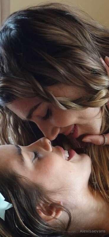 urghh this pic turns me on bad... @urfavonlinesloot 