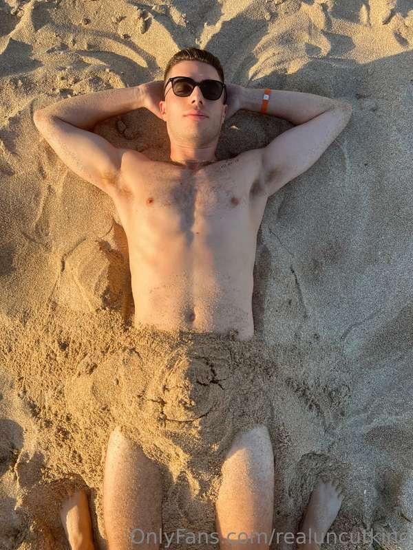 My sand castle is huge!! wanna see?👀