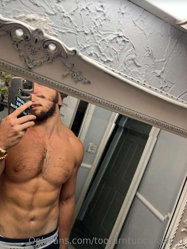 New month, same hot bod 🔥