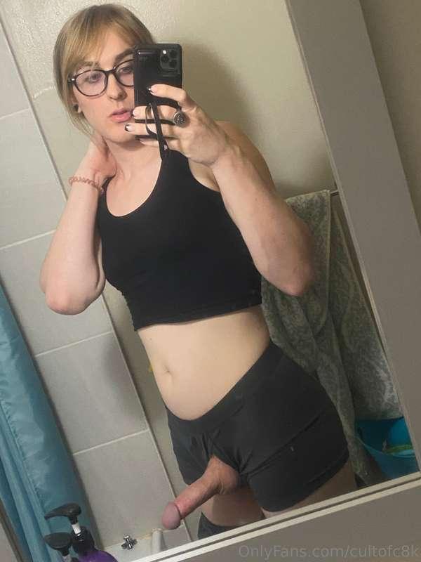 Like if you would get on your knees like a good servant 🥰