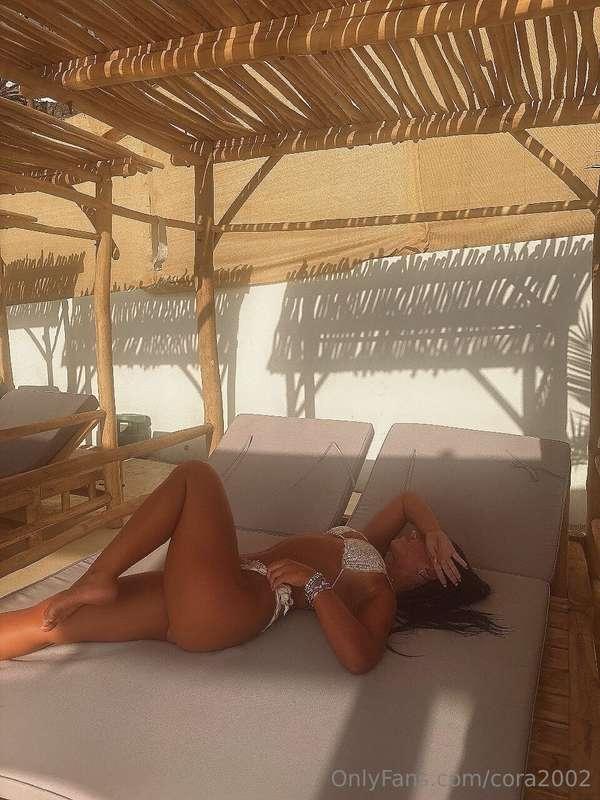 Need someone to oil me up Xox