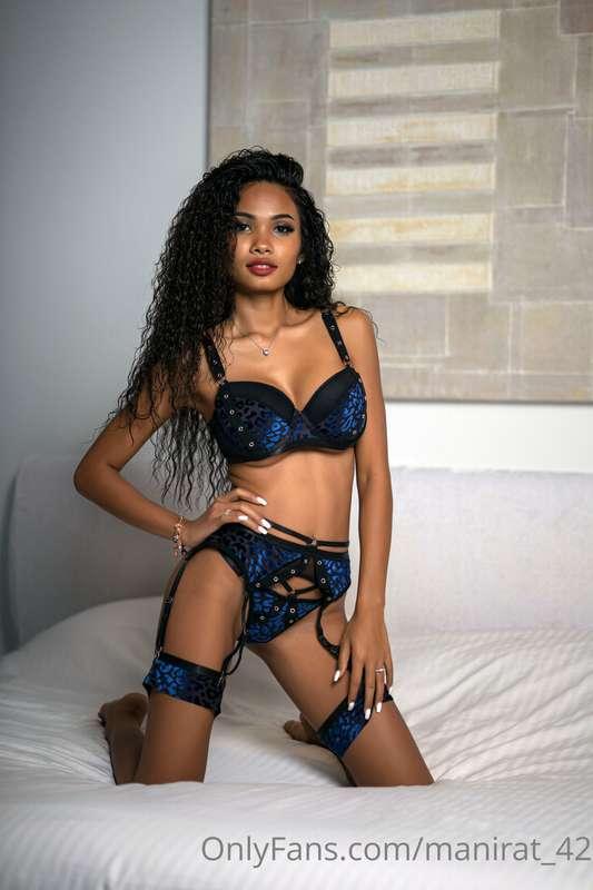 Hi babe, here is the full set of my NEW photoshoot, I hope y..