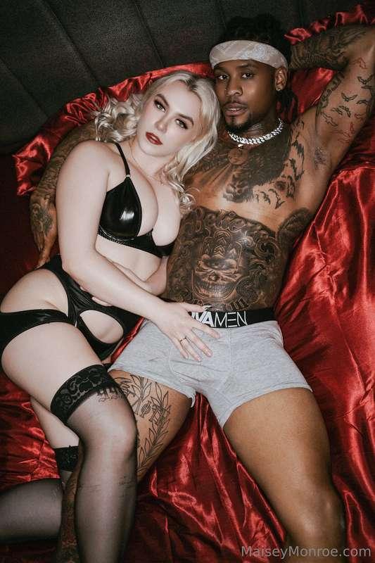 Reaching for that BBC every morning🤭👋🏼🍆 @mr.tattoo.fantasy