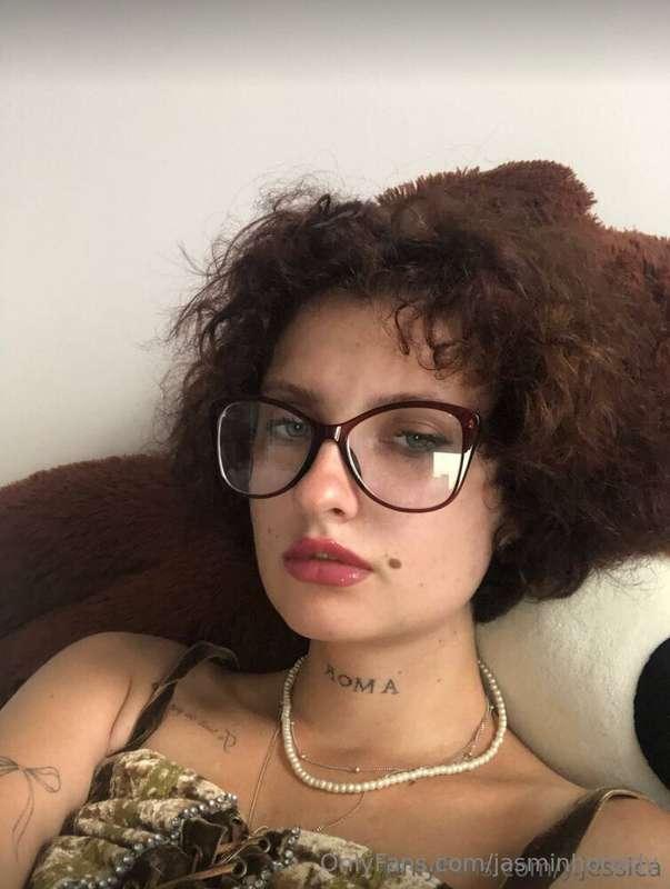 Miss originality @y.jessica 🍓 looking for a good friend, for..