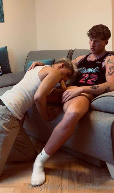 What do you think of my friend @axel65xxx he has 40% off for..