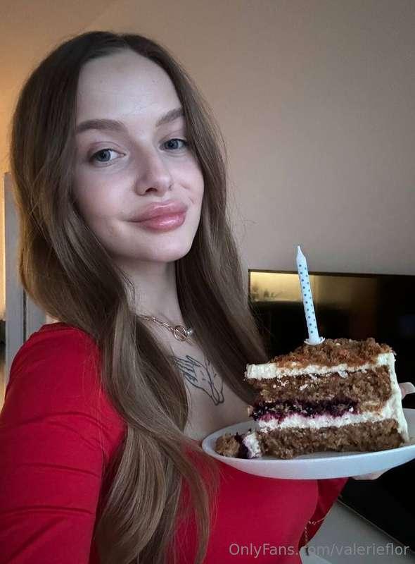🥳❤️ My birthday is just around the corner - June 25! ❤️🥳  An..