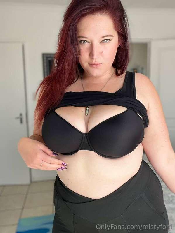 Embracing my curves 😘