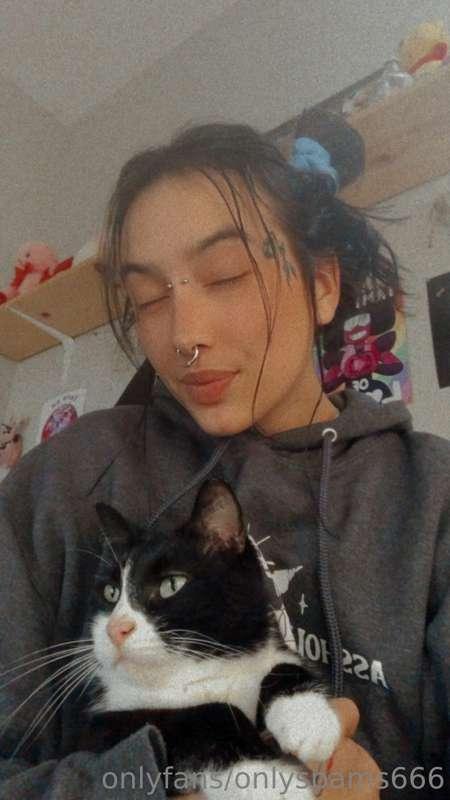 just a cute pic of me & my kitty ^_^