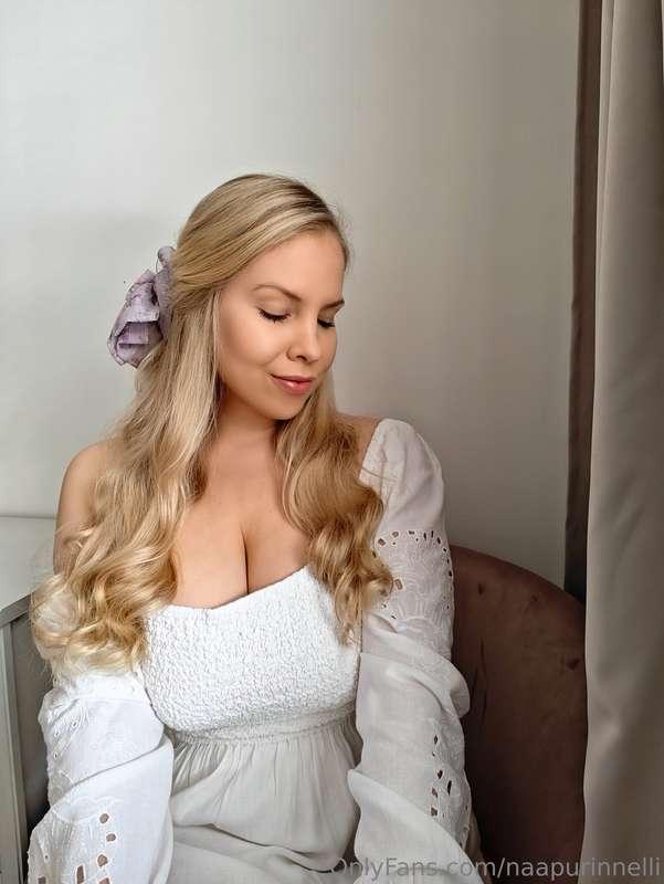 Klikkaa ➡️ riisuaksesi mun mekon😍Ps. Jos haluat nähdä miten ..