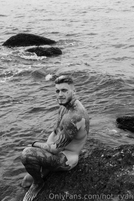 Im to horny right now daddyyy, text me 🥵