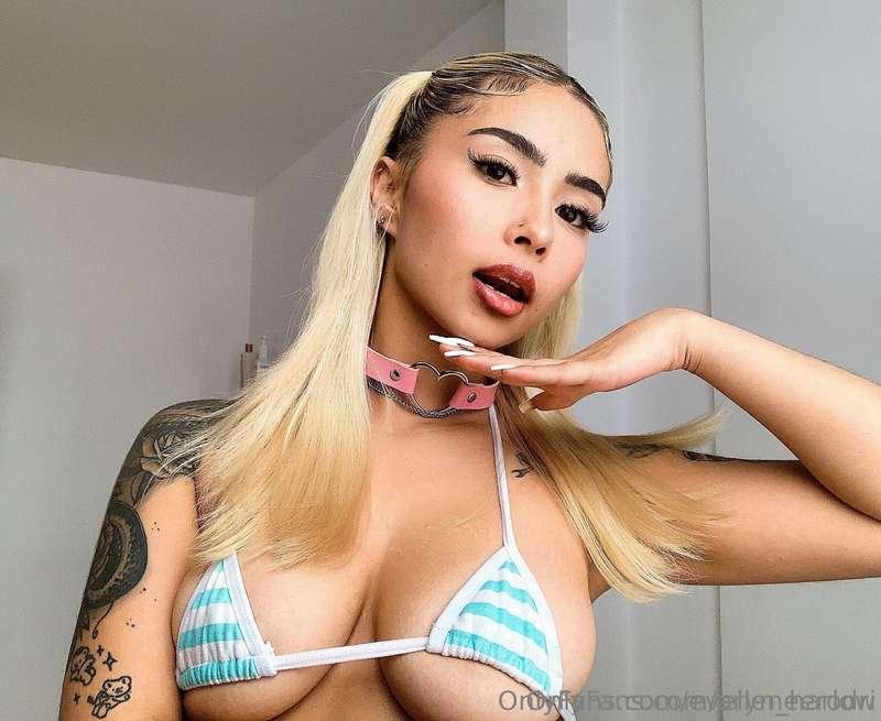 🔥 @evelyn_harlow is your ultimate escape bold, stunning, and..