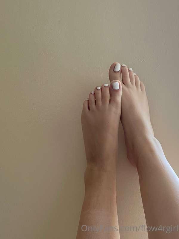 Feet feet feet
