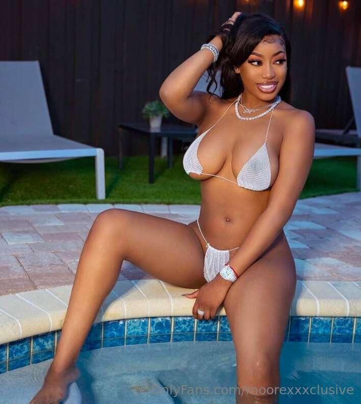 On my naughty girl shiiii tonight 😈 hit my dm