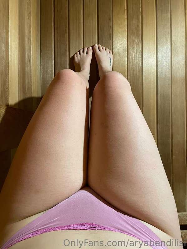 Thick thighs save lives 🧖🏼‍♀️