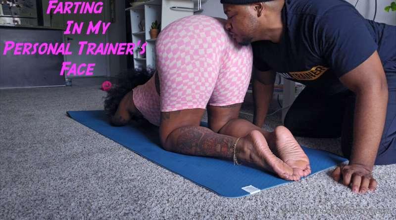 Farting in My Trainers Face  I hired a Personal Trainer. He ..