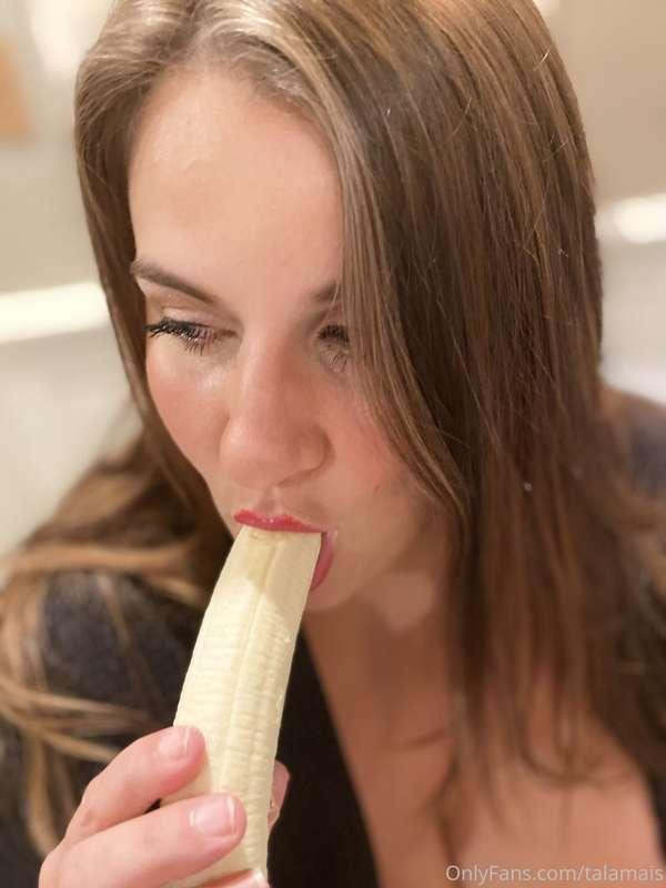 Swipe for all that banana action