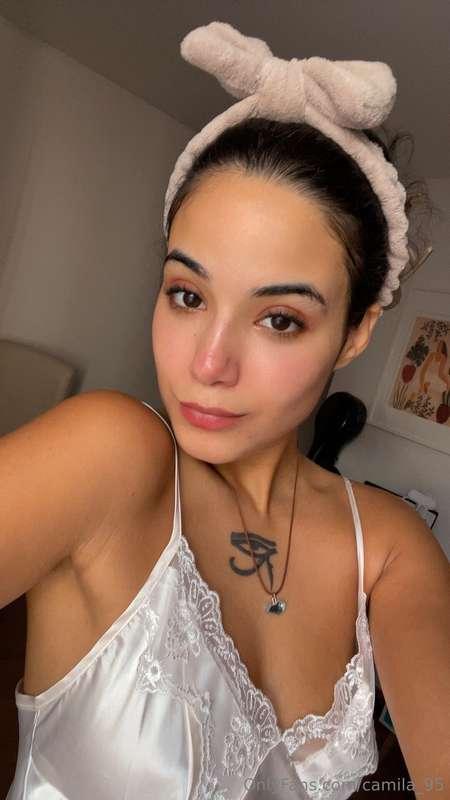feeling extra naughty today… 😈 want a private show? slide in..