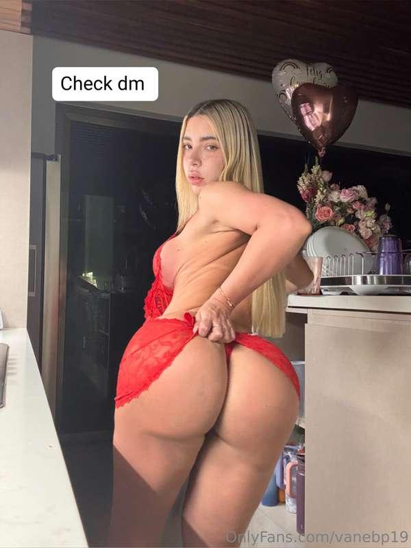 ¿Quieres un poquito de mi pussy papi? 😺