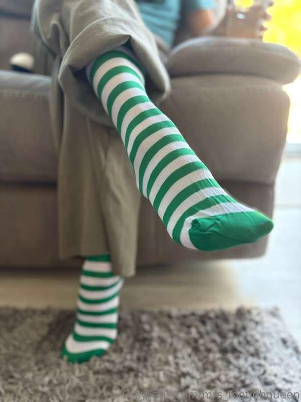 mrs_footjobqueen image #1