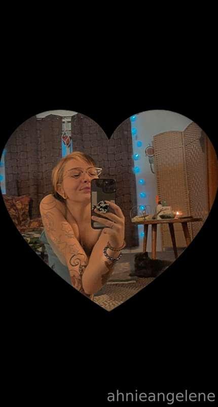 What do YOU want to see more of? 💖💐
Inbox is open as always ..