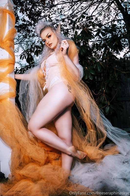 ~peachy fluff~ 🍑🧡✨

photos by Miss Mischief