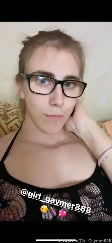 girl_gaymer888 image #2