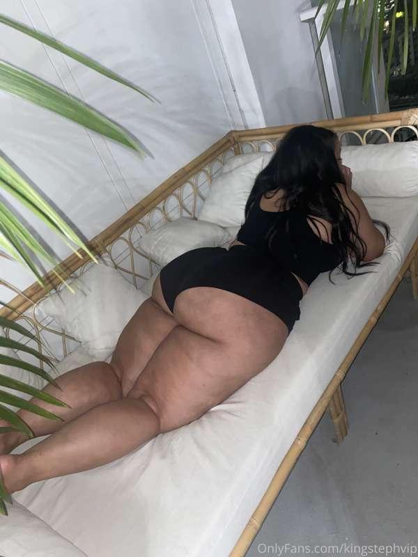 Waiting for somebody to spank it 👀
