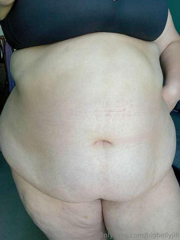 After a meal with friends I’m so stuffed and full. I had to ..