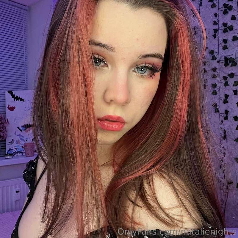 What do you think, maybe I should always wear makeup?😏