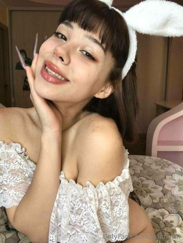 This top has a tendency to 𝐬𝐥𝐢𝐝𝐞 𝐨𝐟𝐟 my shoulder quite frequ..